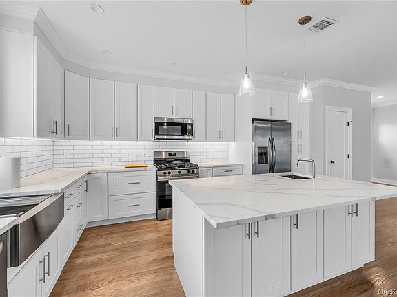 3rd image of 2437 Archer Street