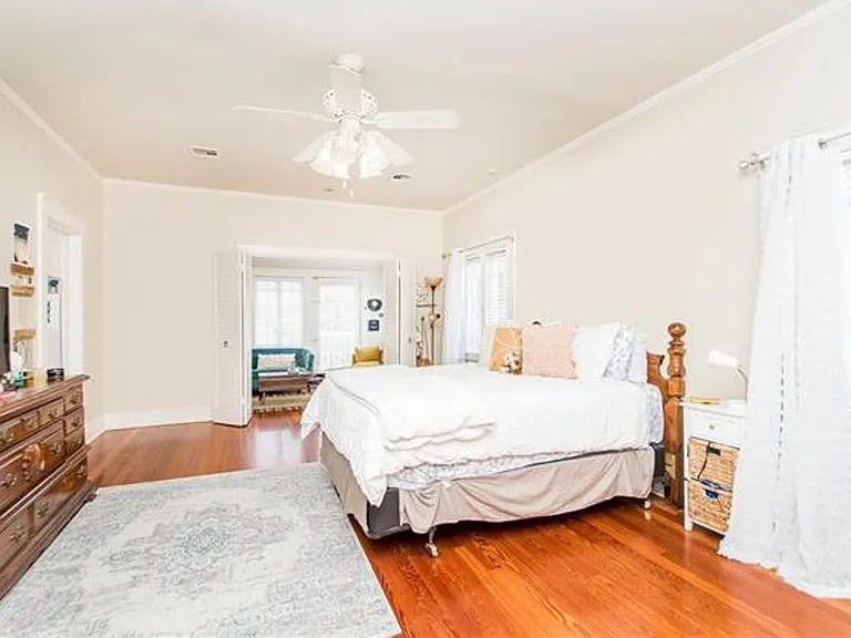 5829 Clara St #5829 — Photo 8