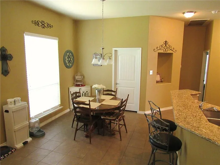 1413 Palasades Ct — Photo 9