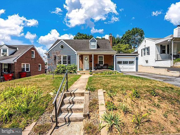 3rd image of 413 Pangborn Blvd