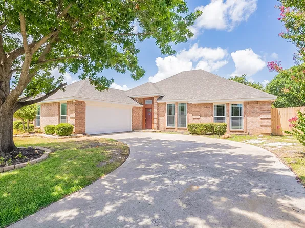 7517 Peachtree Trl, North Richland Hills, TX 76182