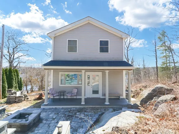 71 Uxbridge Rd, Mendon, MA 01756