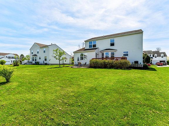 4th image of 1451 Carmel Dr
