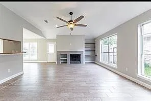3 bed, 2.0 bath, 1549 sqft, $2,175 — Photo 2