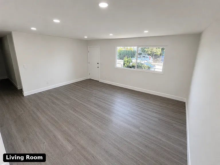 4729 Merced Ave — Photo 2
