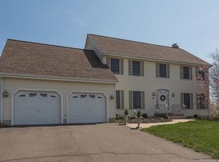 5 Meadow Rd, Cromwell, CT 06416