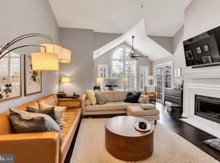 12237 Fairfield House Dr APT 312A, Fairfax, VA 22033