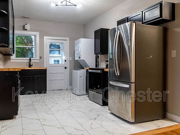 3rd image of 3500 Oaklawn Blvd
