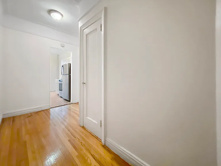 555 Fort Washington Ave #2EE — Photo 3