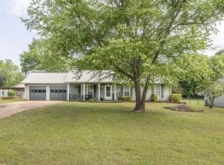 105 Gwenellen Dr, Locust Grove, GA 30248