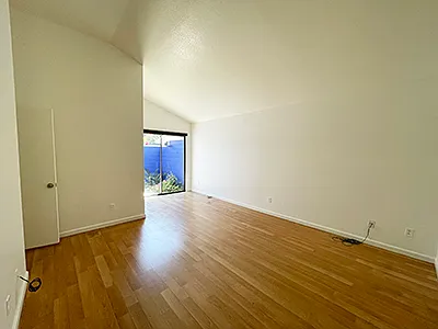 902 Wentworth Cir — Photo 15