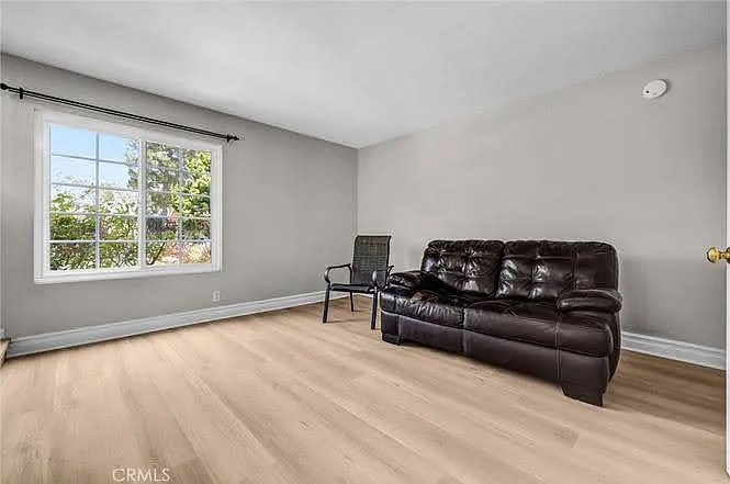 4 Hickory Tree Ln — Photo 13