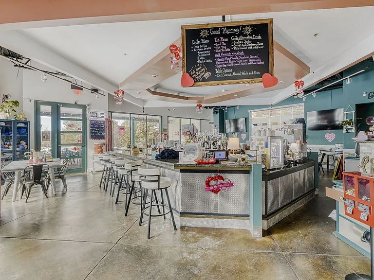 Cafe/bar in main clubhouse