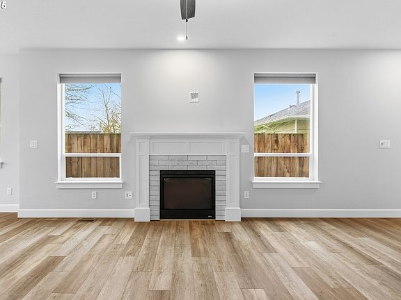 5th image of 8981 N Drummond Ave