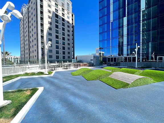 2nd image of 188 W Saint James St Unit 10604