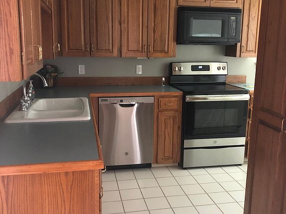 2nd image of 2707 Woodland Dr