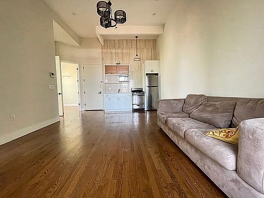 2nd image of 562 Evergreen Ave #1B