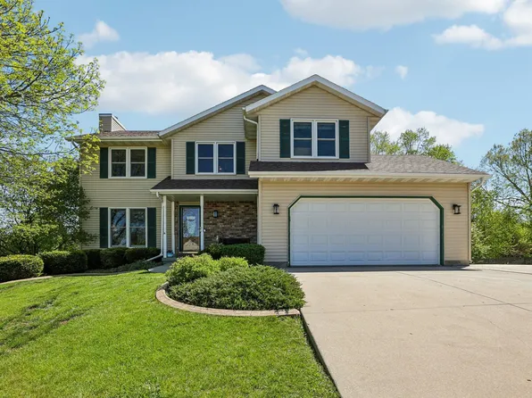 422 Oakwood Dr, Oregon, WI 53575