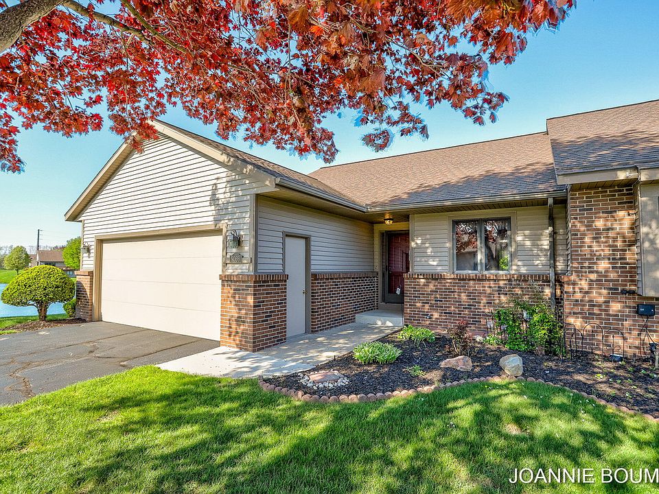 1st image of 9066 Lakeview Ct