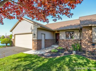 9066 Lakeview Ct, Zeeland, MI 49464