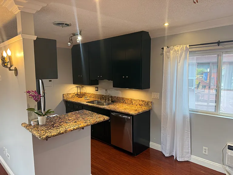 9211 National Blvd #5 — Photo 9