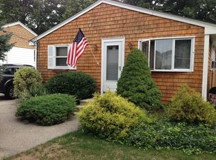 7 Longue Vue Ave, North Providence, RI 02904