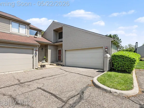 670 Camden Ct, Rochester, MI 48307