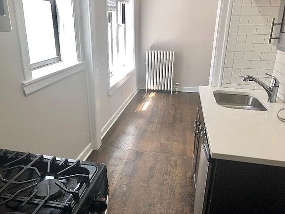 2nd image of 1355 1/2 W Touhy Ave APT 3W