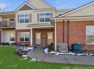 907 Watercress Ln, Fenton, MI 48430