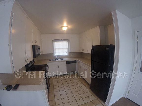 3rd image of 4841 College Acres Dr