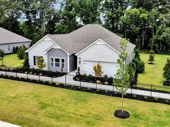 945 Mewborn Farm Rd, Oakland, TN 38060