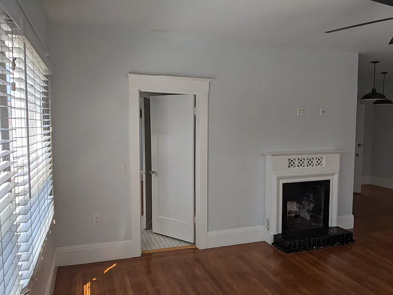 4125 Broadway #1 — Photo 4