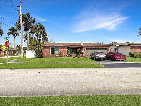 5th image of 11501 NW 41st St