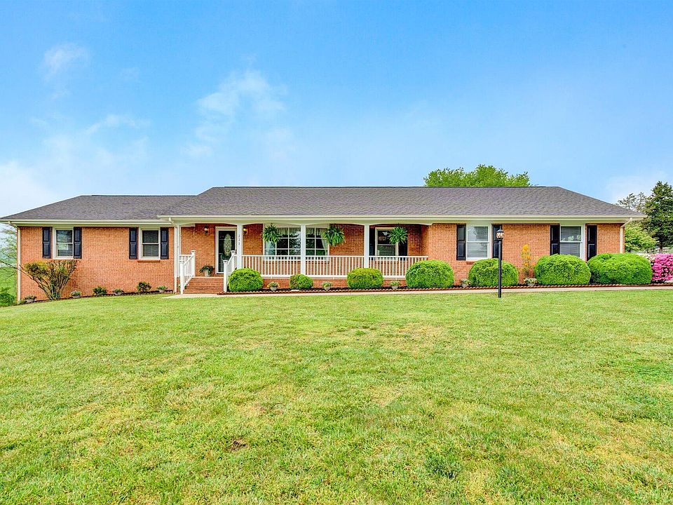 1st image of 223 Aspen Dr