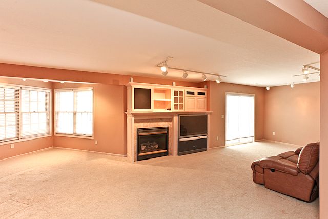 1st image of 3456 Fairfax Ln