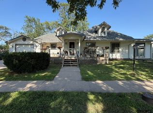 306 S East Ave, Western, NE 68464