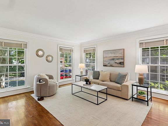 3rd image of 230 Kent Oaks Way