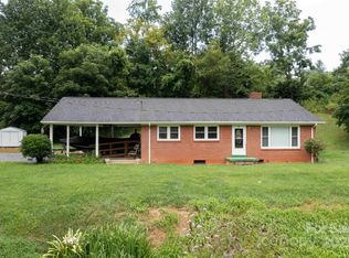 40 Double Island Rd, Burnsville, NC 28714