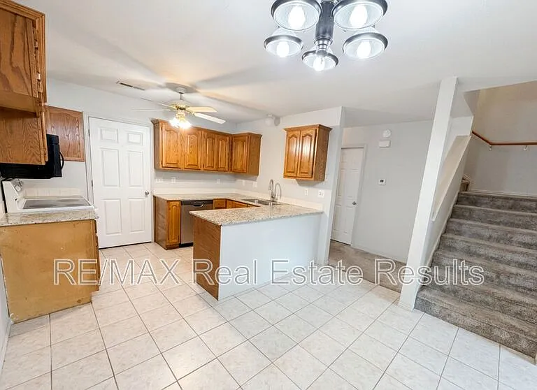 412 N 37th Pl #B — Photo 8