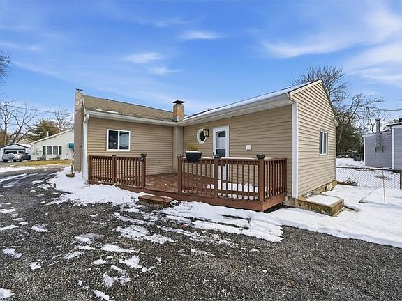 3rd image of 22 Colorado St