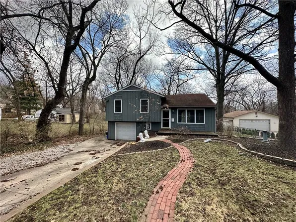 6011 Melrose Ln, Shawnee, KS 66203