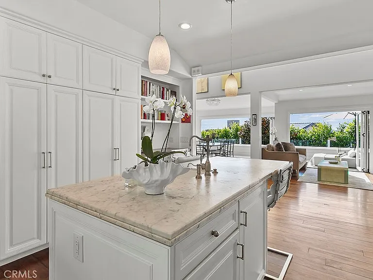 1010 Emerald Bay — Photo 21
