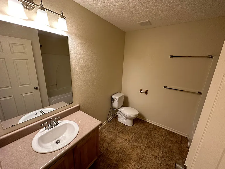 4420 Marlane Dr — Photo 8