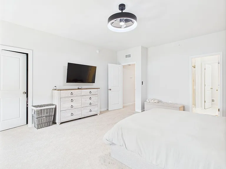 642 Brookwood Glen Ter #B — Photo 24