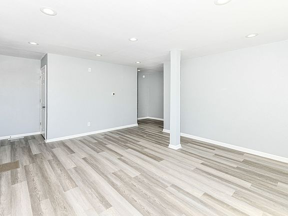 4th image of 3805 N Sheridan Ave
