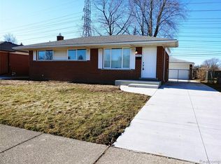 31447 Iroquois Dr, Warren, MI 48088