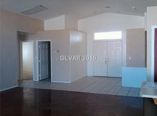 3rd image of 618 Blossom Berry Ct