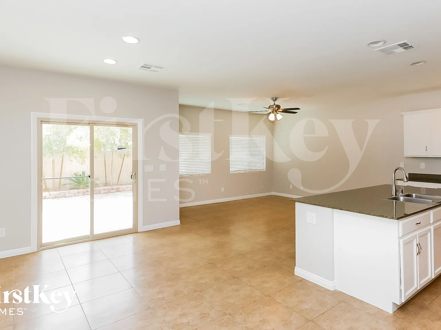 3 bed, 2.5 bath, 1839 sqft, $2,360 — Photo 4