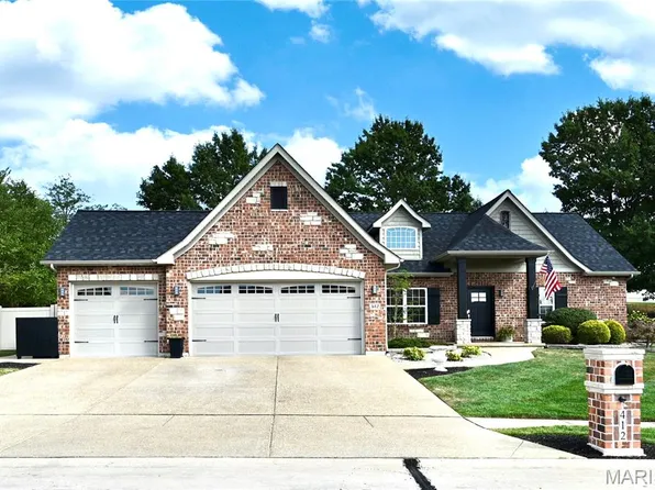 412 Cottage Grove Dr, Wentzville, MO 63385