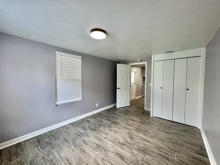 2144 Westchester Dr — Photo 18